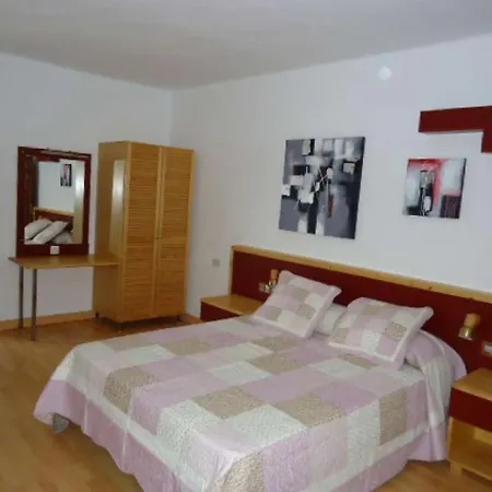 Sleeps 8 Wifi Вилла