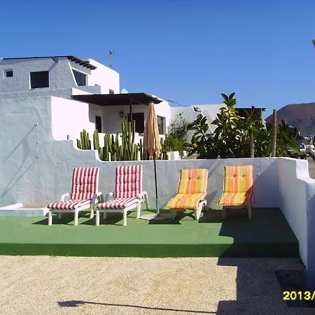 Βίλα Sleeps 8 Wifi